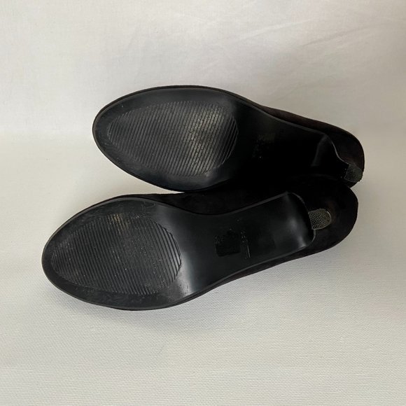 Call It Spring Classy Suede Pumps - Picture 4 of 5